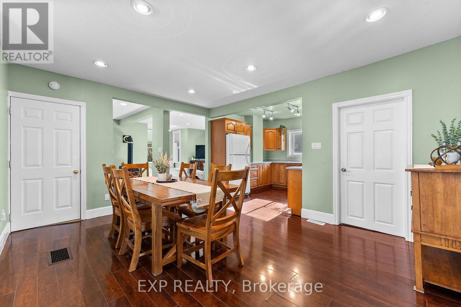 156 Margaret Street — photo 16