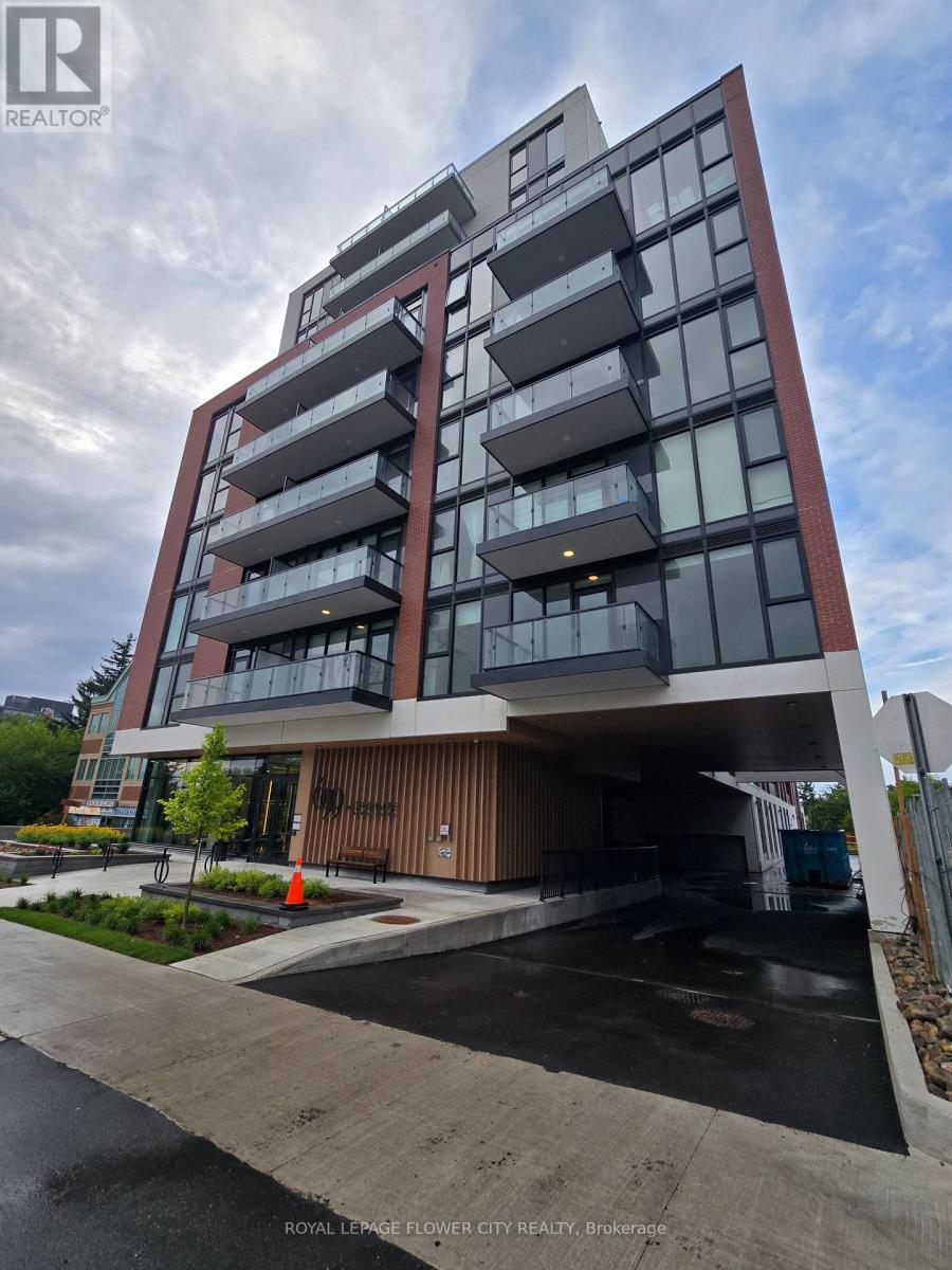 699 Sheppard Avenue