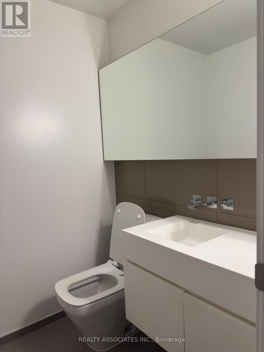 45 Charles Street East — photo 10