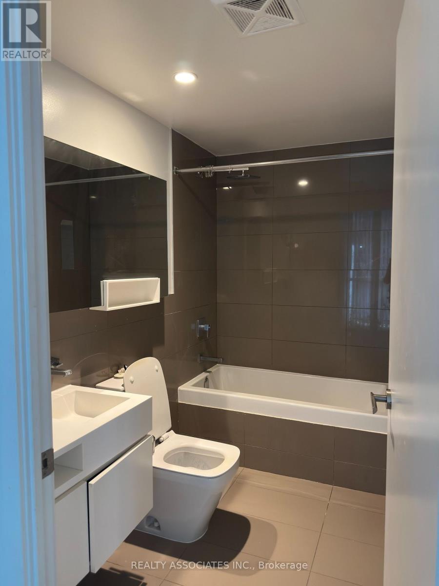 45 Charles Street East — photo 8