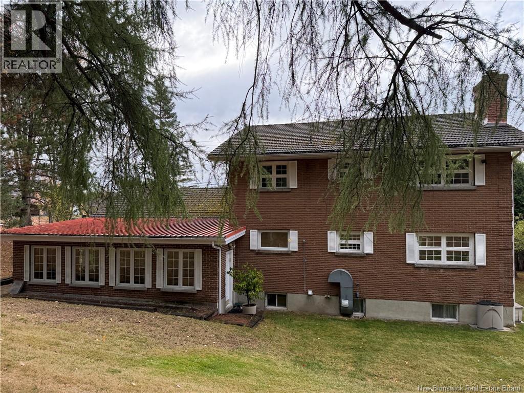 211 Bellevue Street - 7