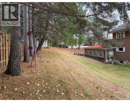 Office - 211 Bellevue Street, Edmundston, NB E3V2E4 Photo 9