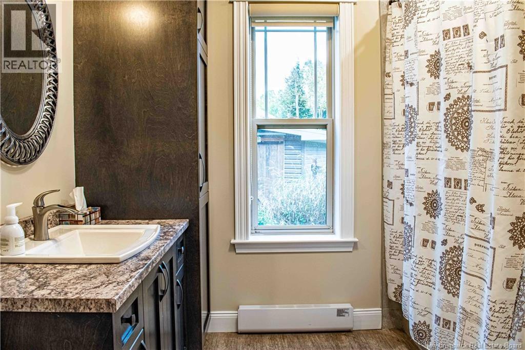 2 Burton Evergreen Drive - 32