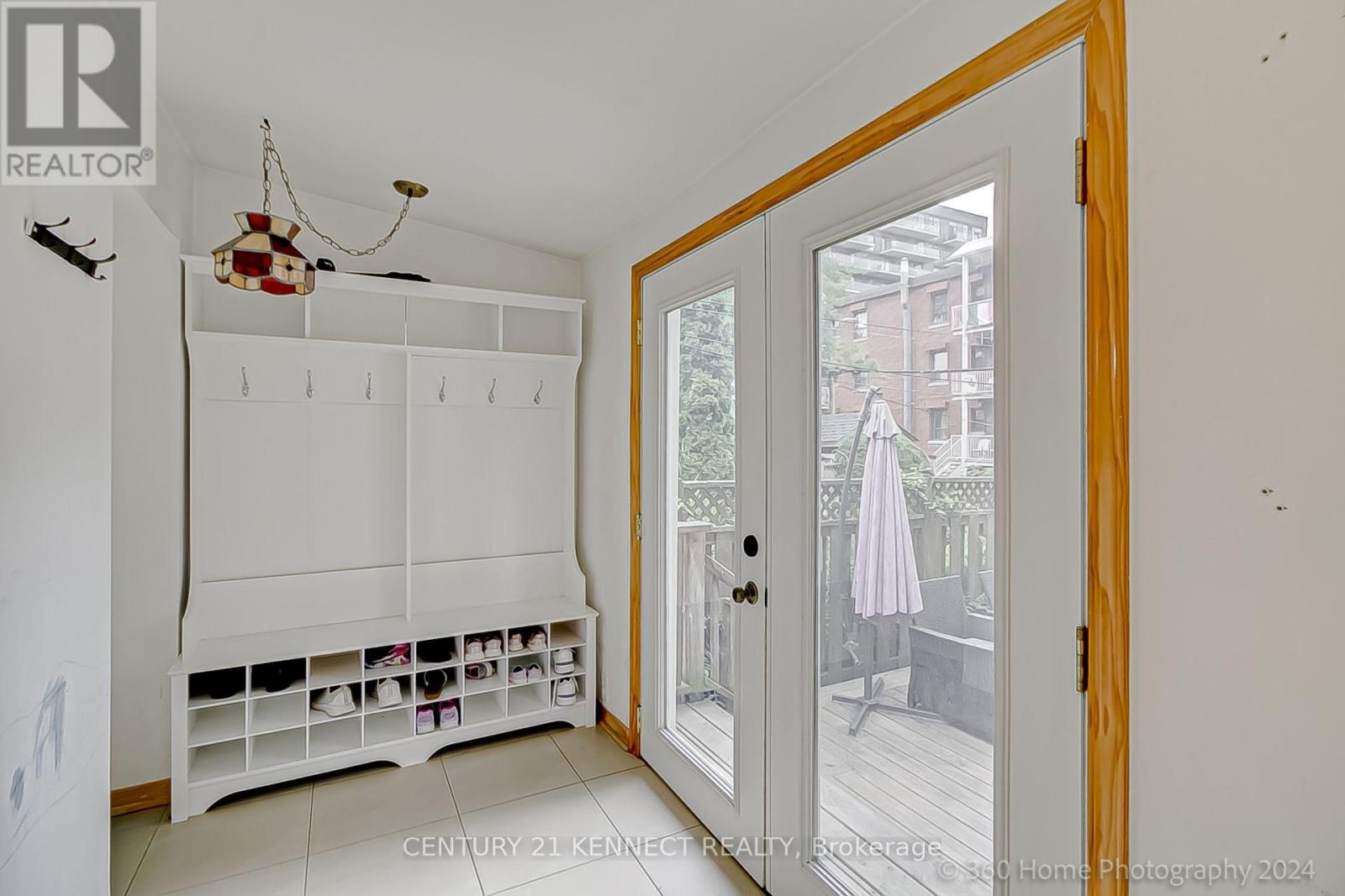 48 Stephenson Avenue — photo 17