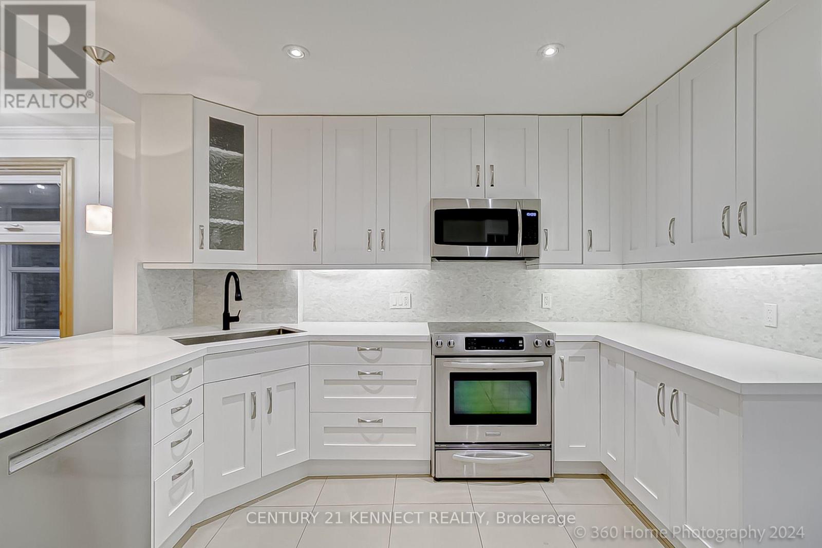 48 Stephenson Avenue — photo 7
