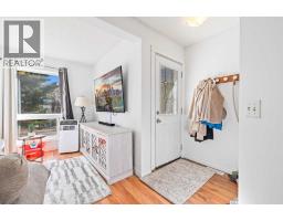 Hall - 70 Dovercliffe Way, Calgary, AB T2B2C6 Photo 10