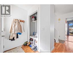 4pc Bathroom - 70 Dovercliffe Way, Calgary, AB T2B2C6 Photo 9