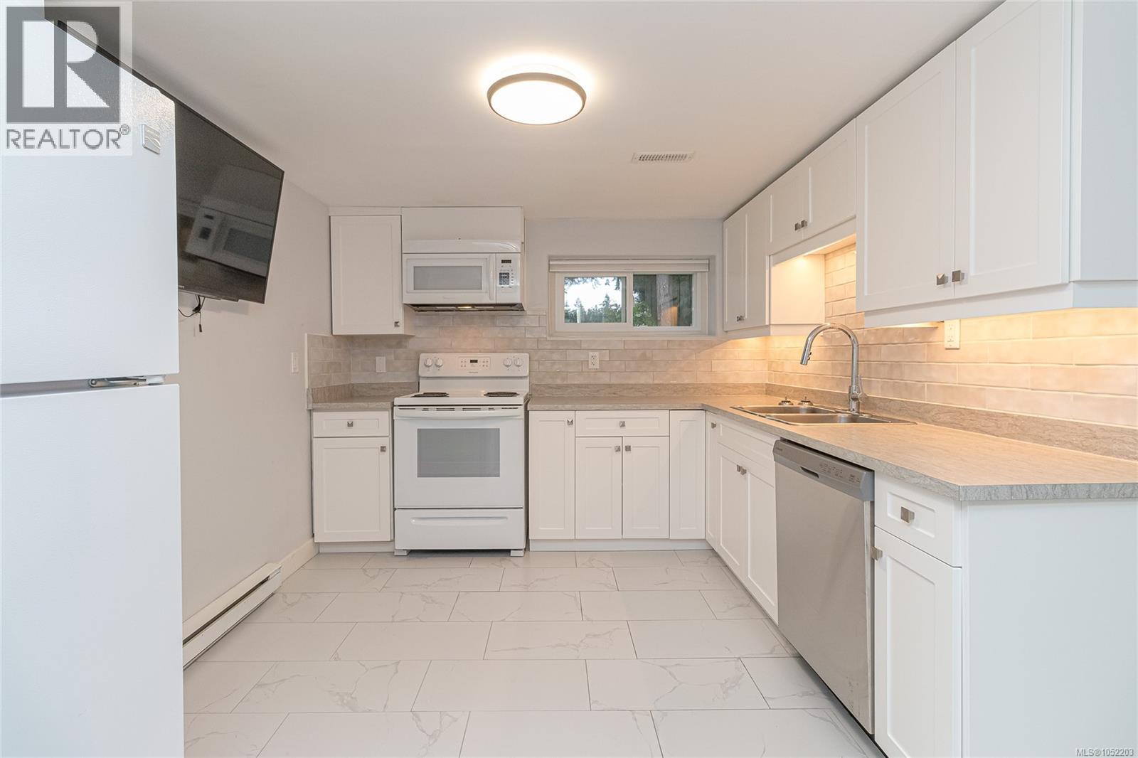 570 Cedarcrest Dr - 28