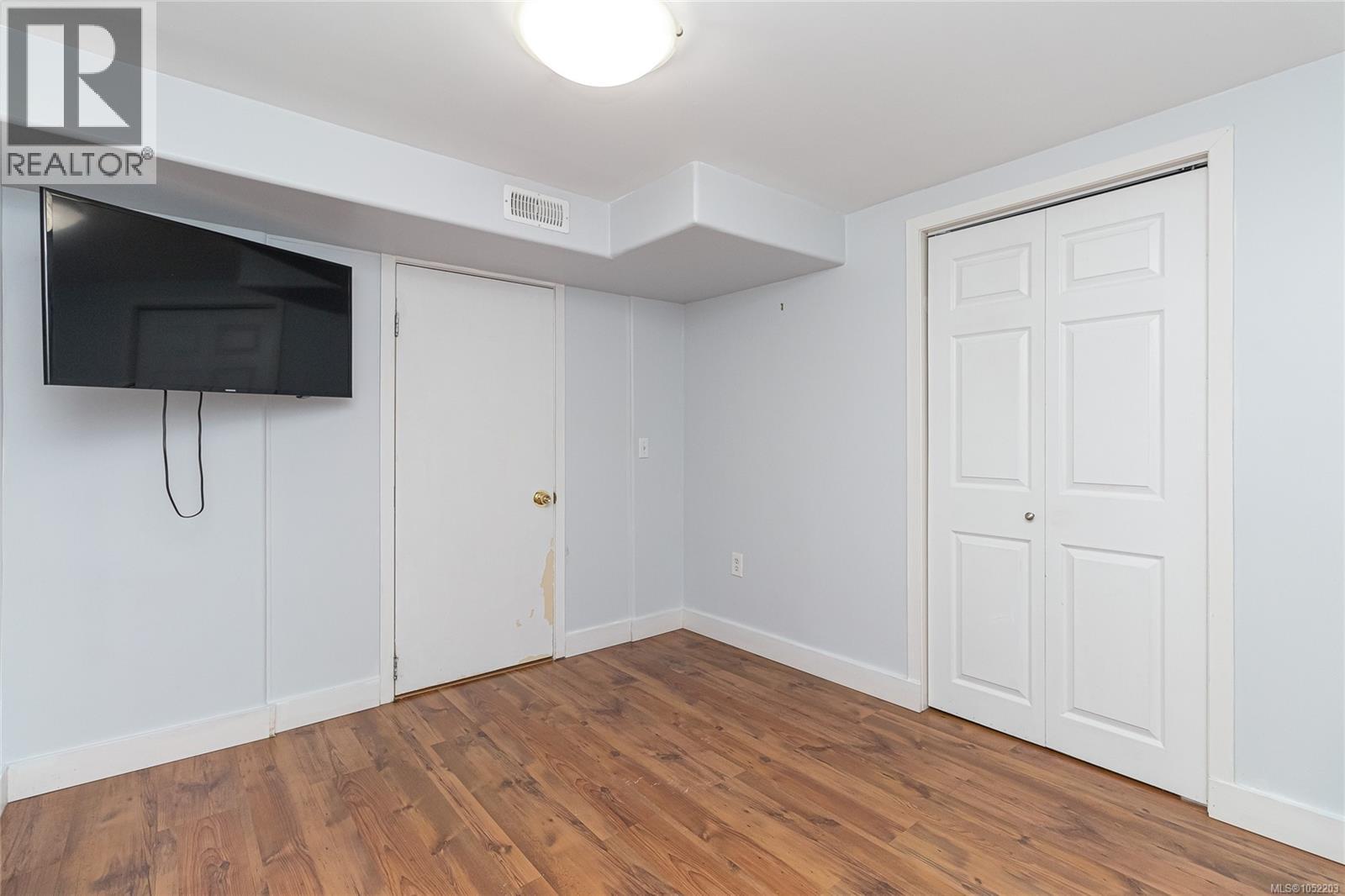 570 Cedarcrest Dr - 32