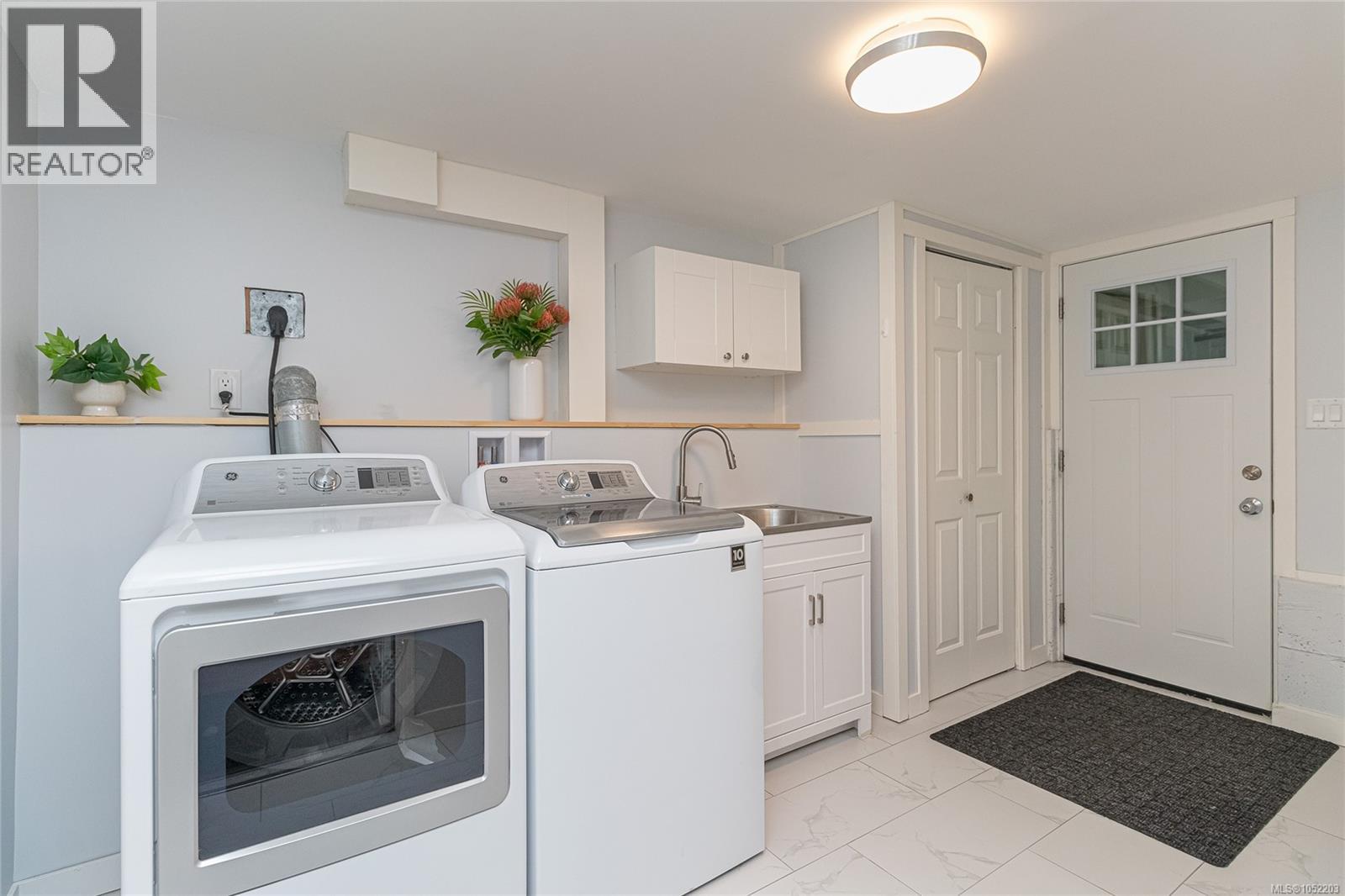 570 Cedarcrest Dr - 38