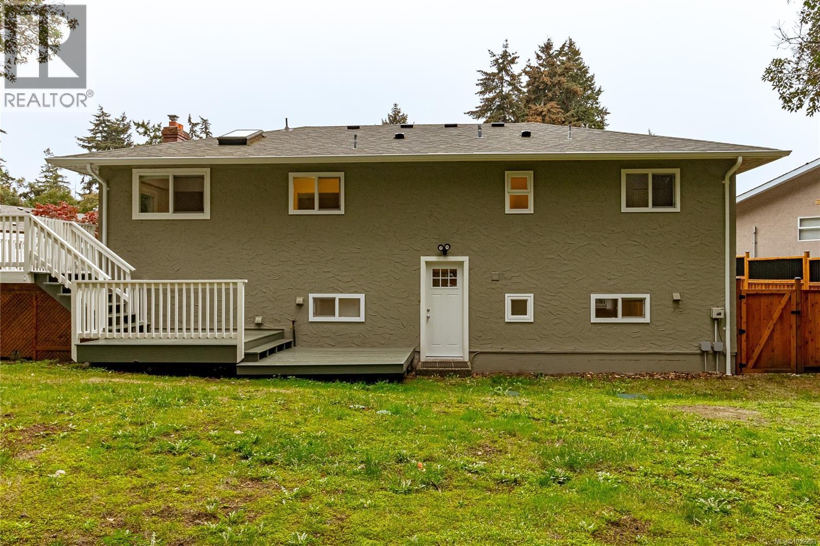 570 Cedarcrest Dr - 39