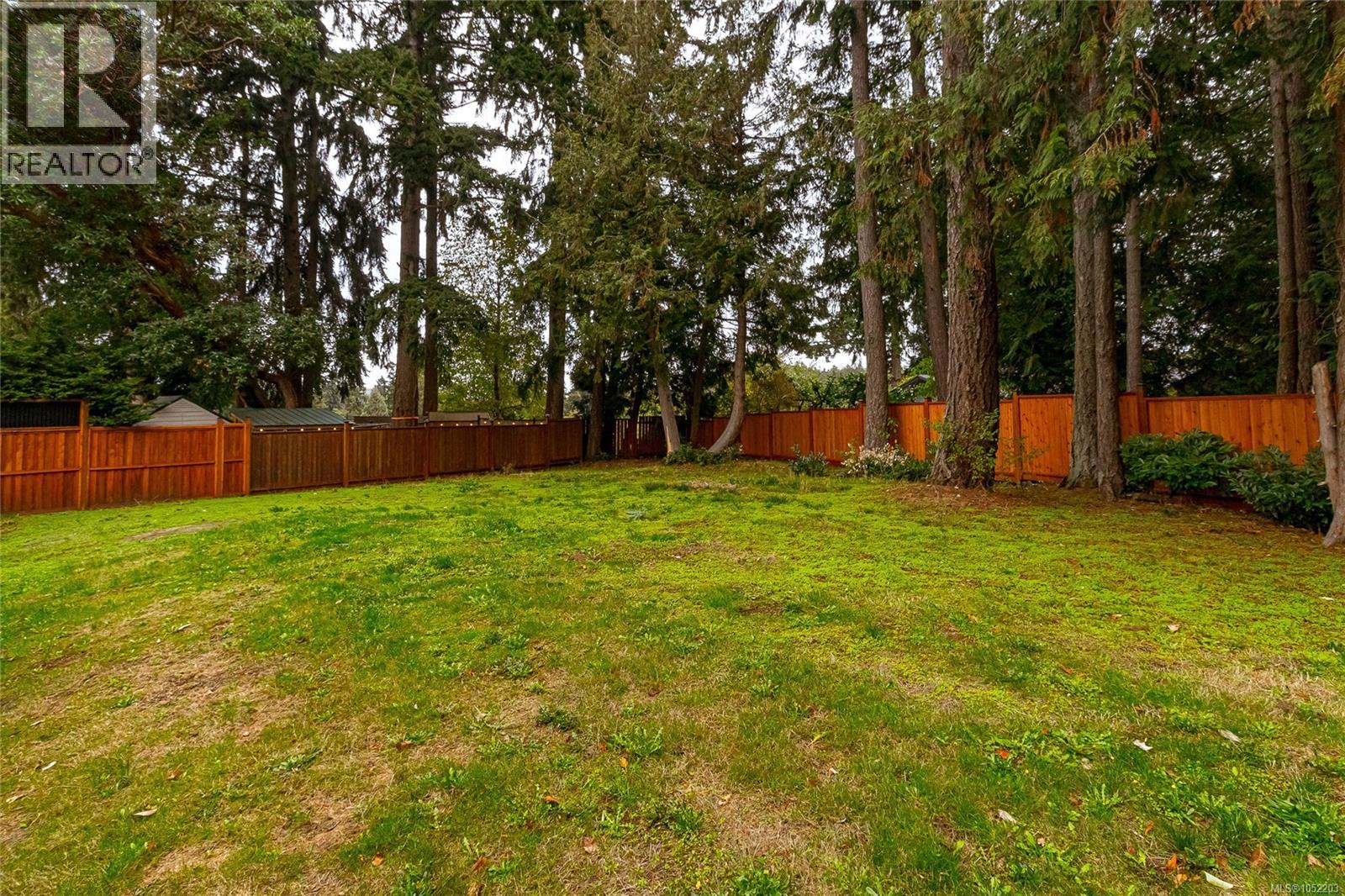 570 Cedarcrest Dr - 40