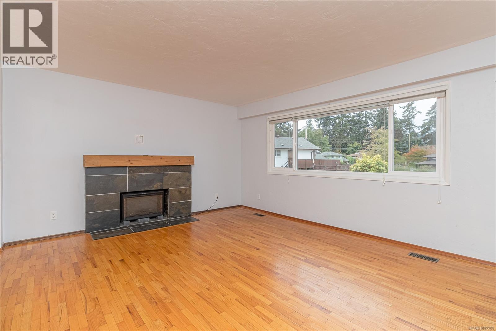 570 Cedarcrest Dr - 7