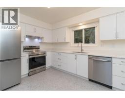 Primary Bedroom - 570 Cedarcrest Dr, Colwood, BC V9C1M3 Photo 12