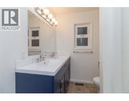 570 Cedarcrest Dr, Colwood, BC V9C1M3 Photo 20