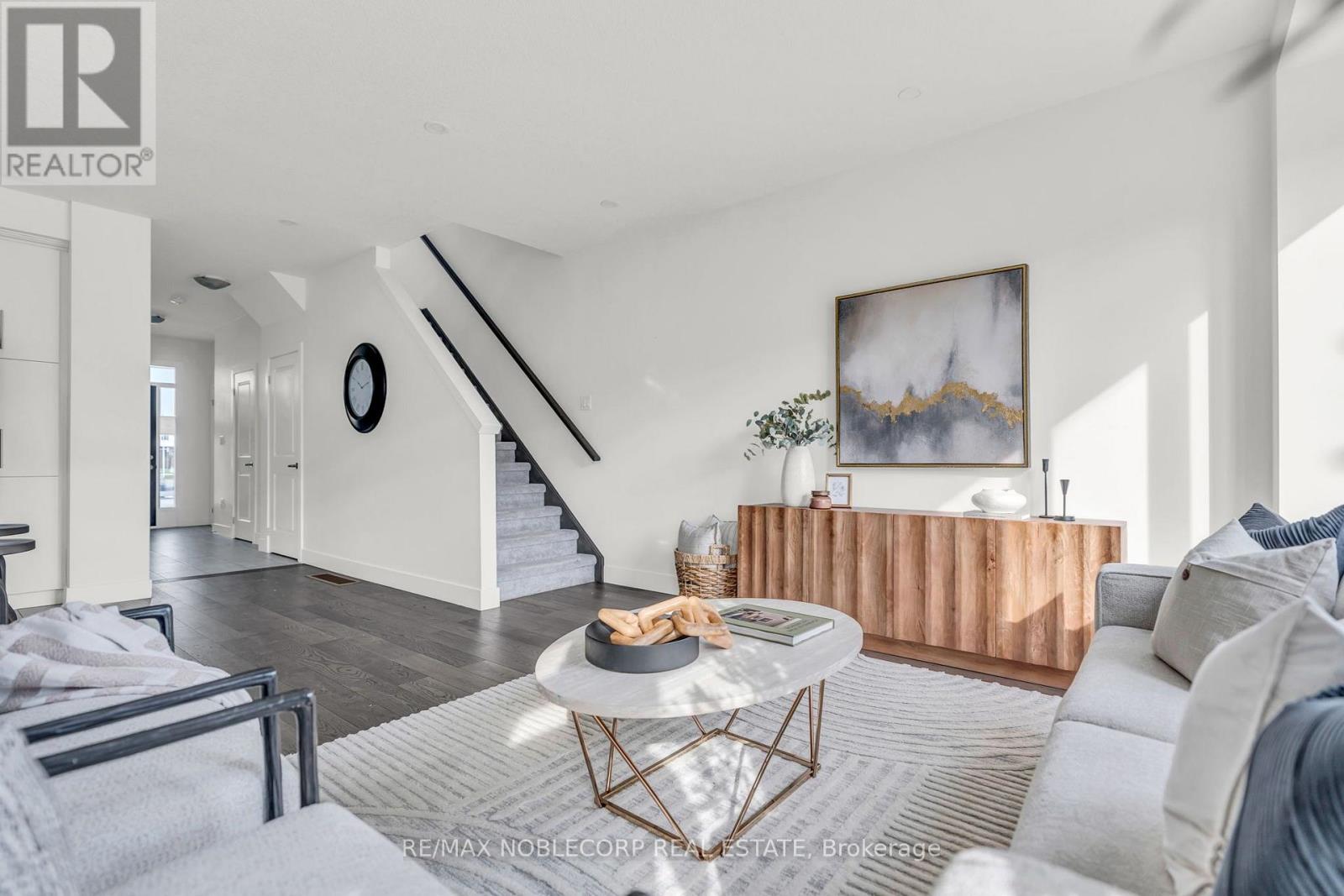 #15 745 CHELTON ROAD - 18