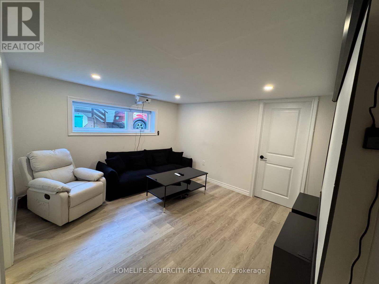 7413 Jordan Avenue — photo 10