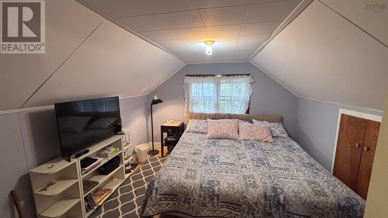 20 GREAT VILLAGE LORNEVALE Road - 12