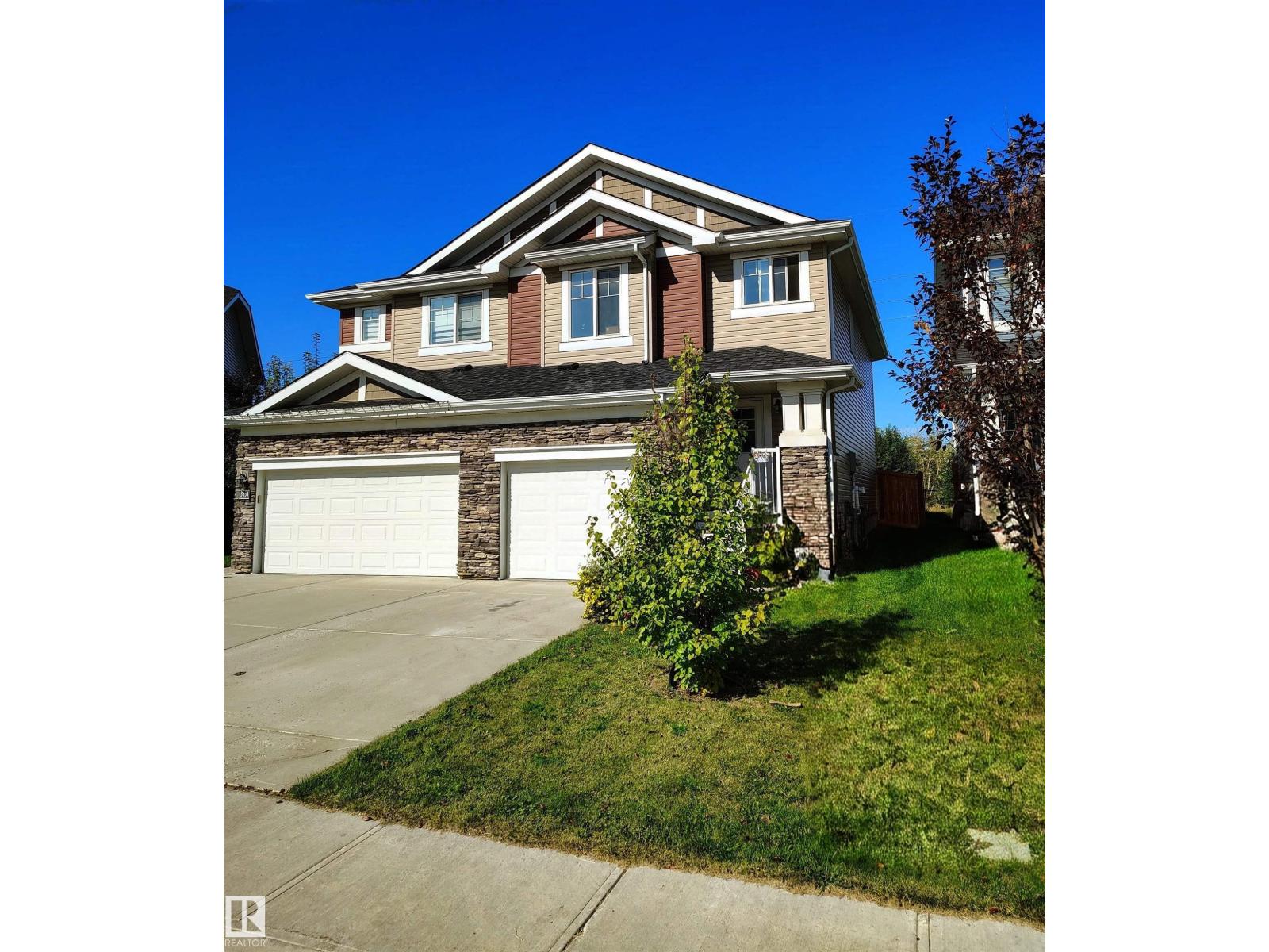 3833 ROBINS CR NW, Edmonton, Alberta, T5S0M7