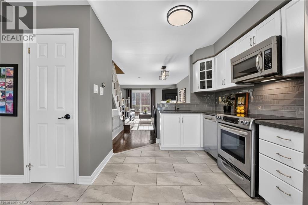 3480 Upper Middle Road — photo 13