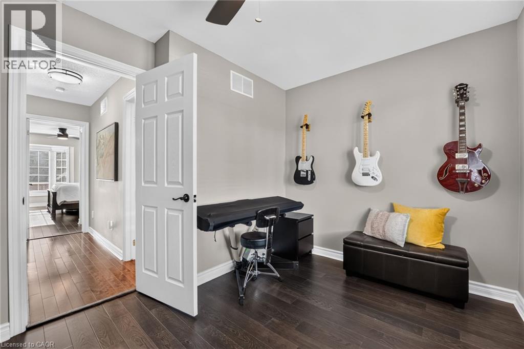 3480 Upper Middle Road — photo 33