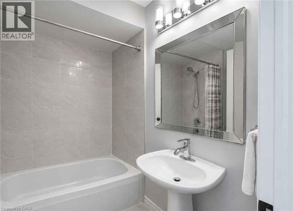 3480 Upper Middle Road — photo 35