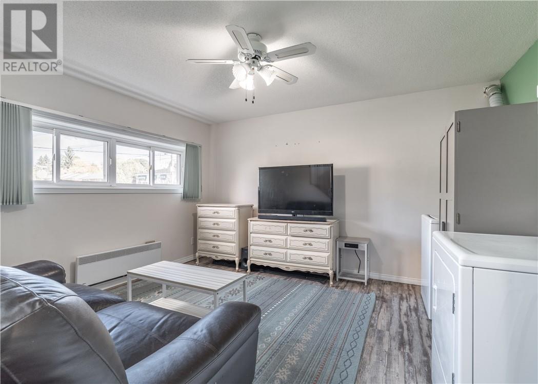 485 Alexander Street — photo 21