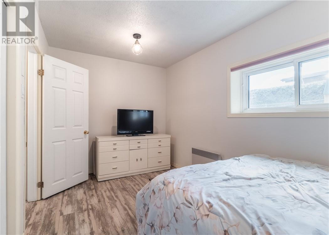 485 Alexander Street — photo 29