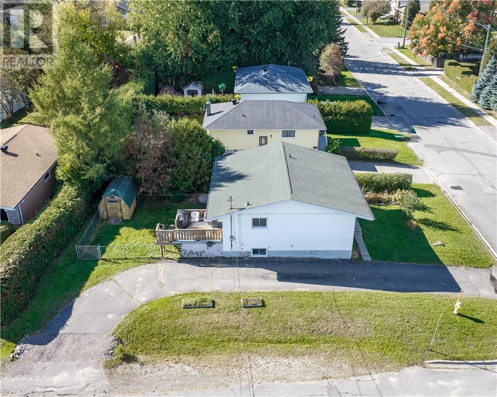 485 Alexander Street - 36
