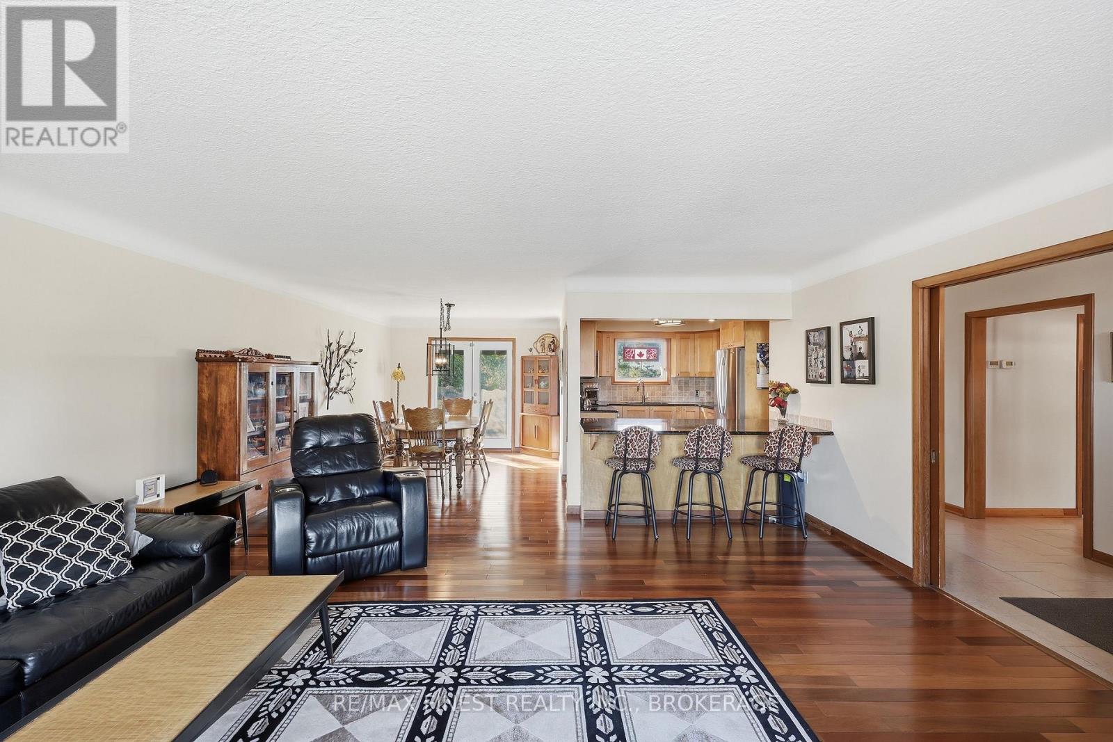 1409 Sproule Street — photo 11