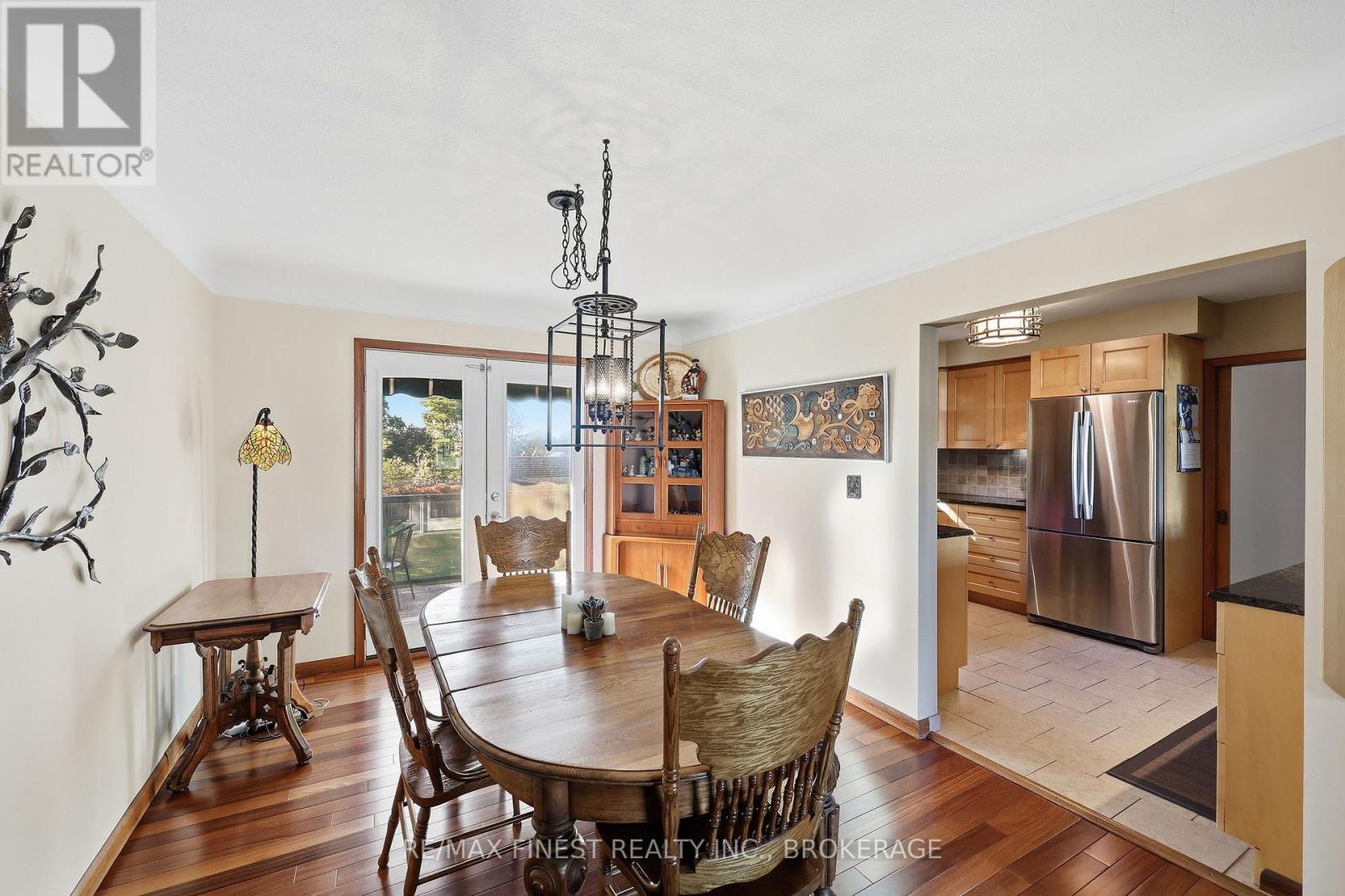 1409 SPROULE STREET - 14