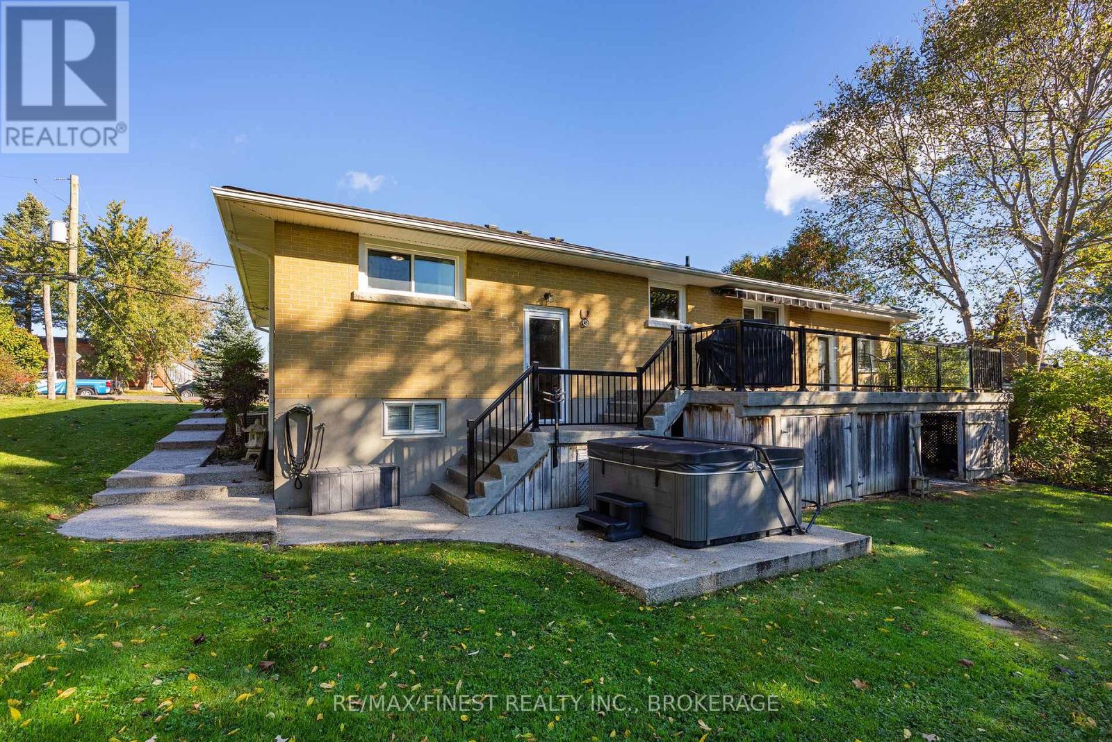 1409 Sproule Street — photo 43