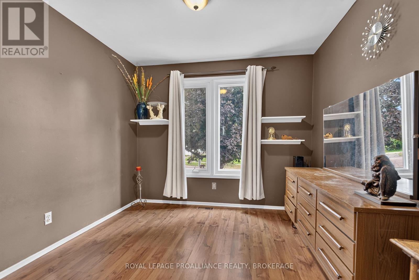 2 Virginia Street — photo 16