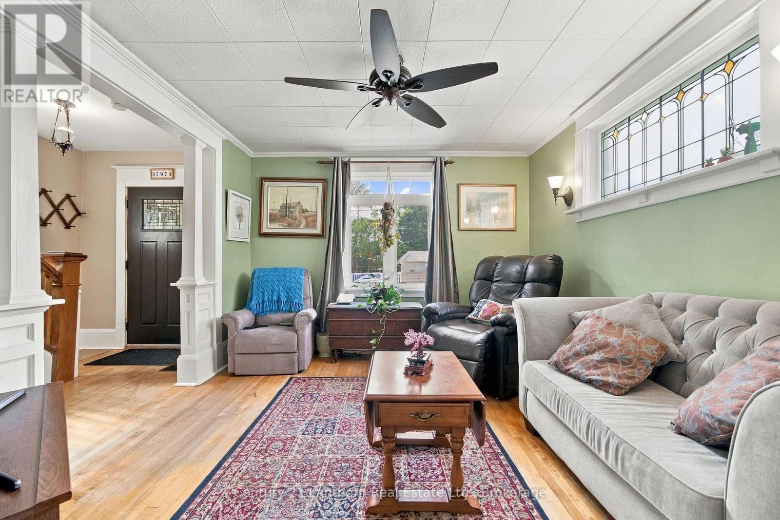 9 South Park Street, Belleville, ON photo 4