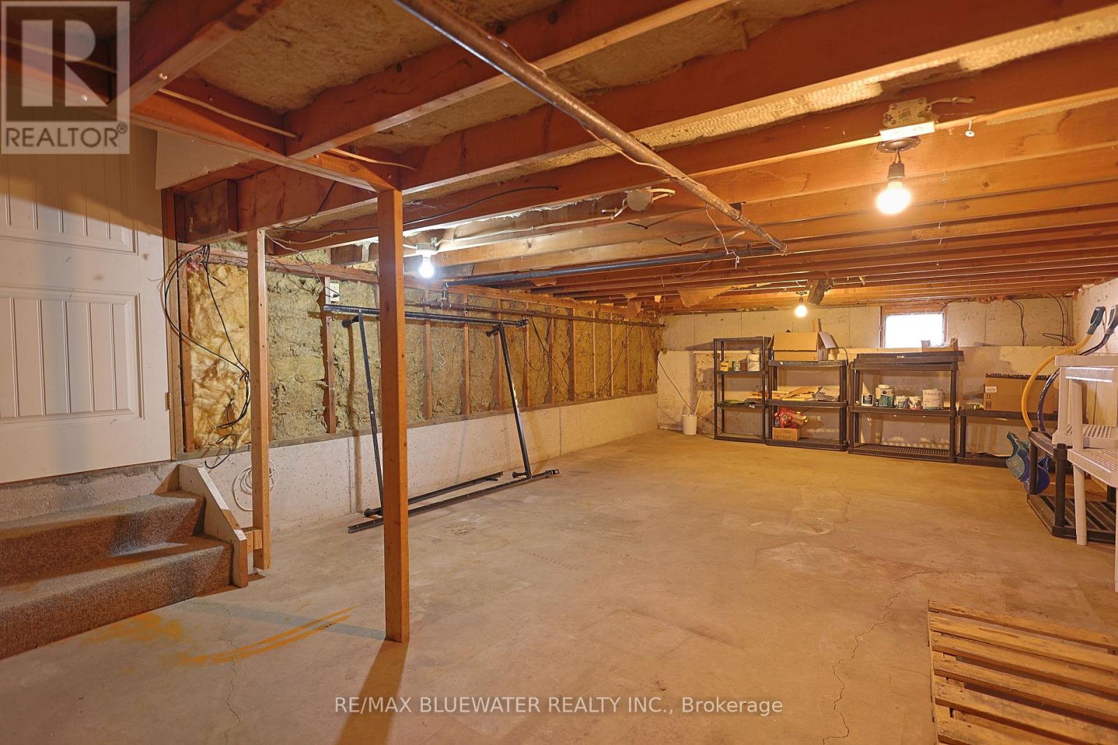 71251 Bluewater Highway — photo 33