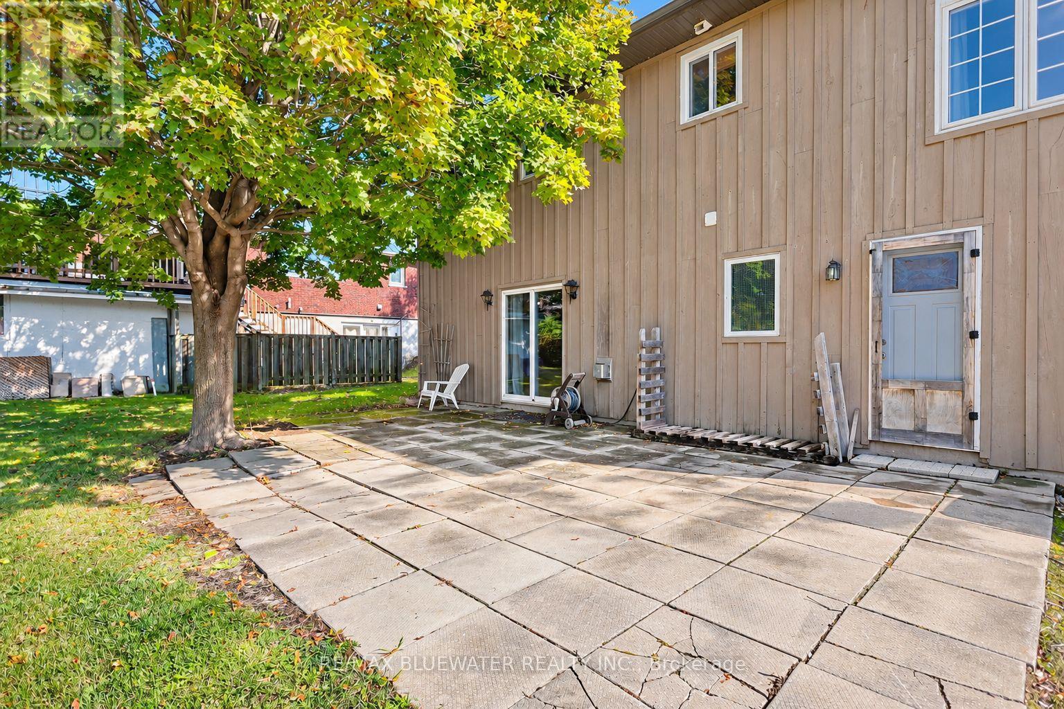 71251 Bluewater Highway — photo 39