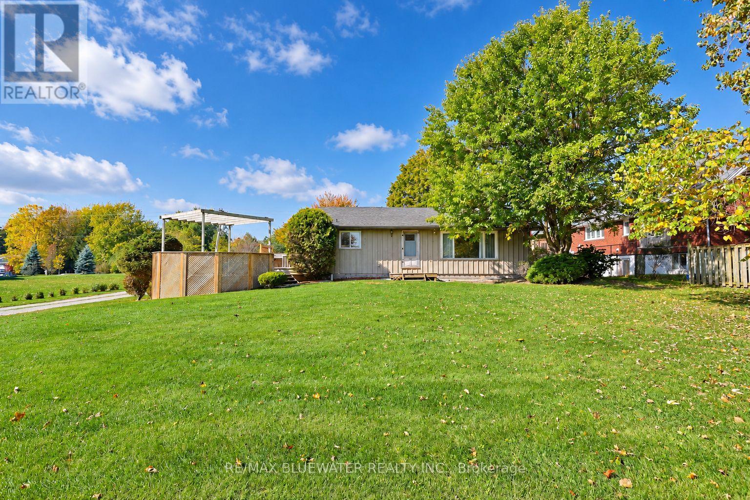 71251 Bluewater Highway — photo 8