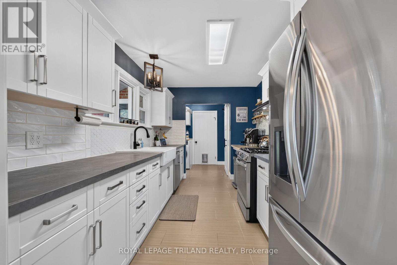 696 QUEEN STREET - Image 14