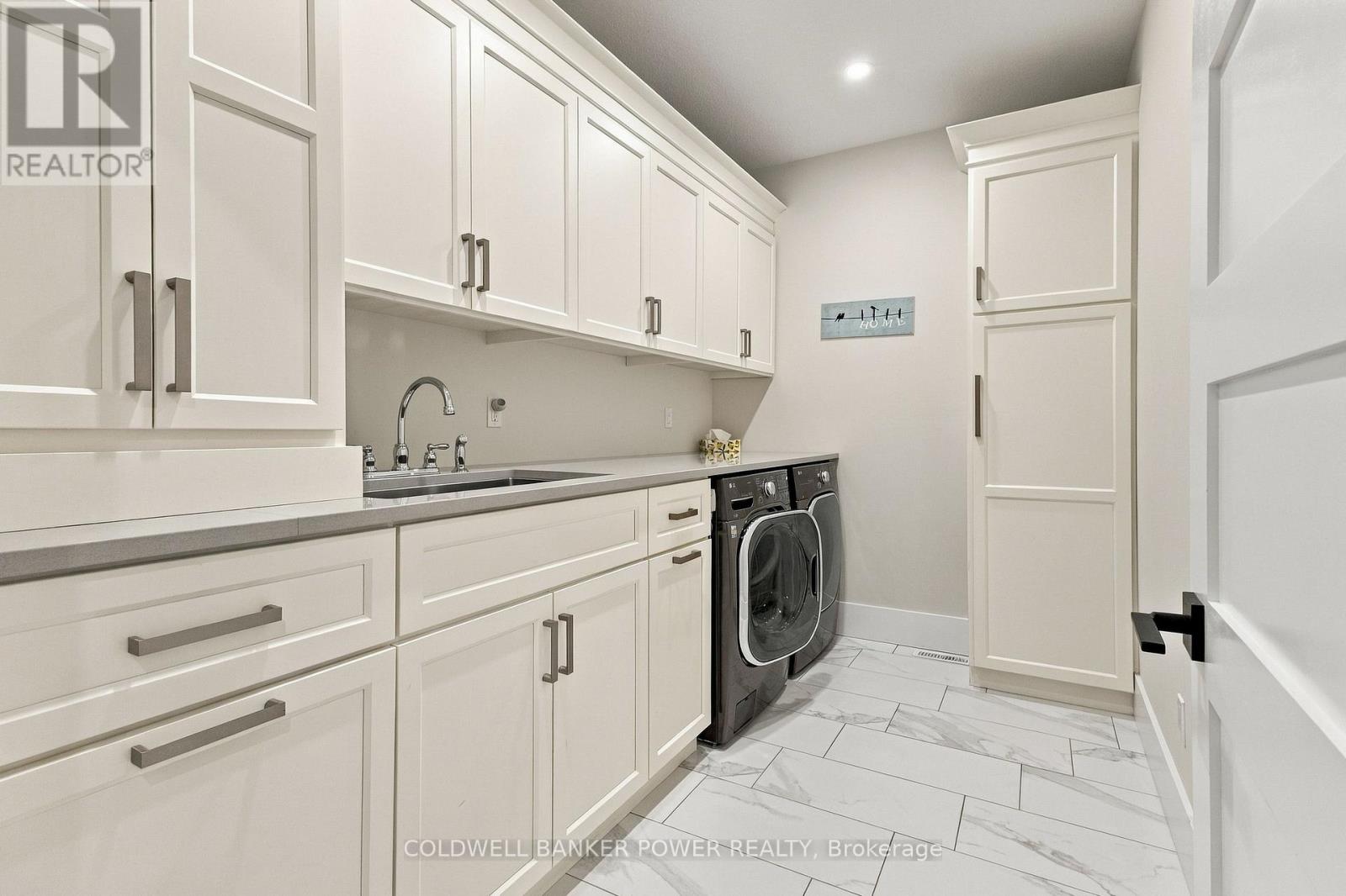 6 bedroom Single Family interior view, 1326 Birchwood Drive, Byron, London, Ontario