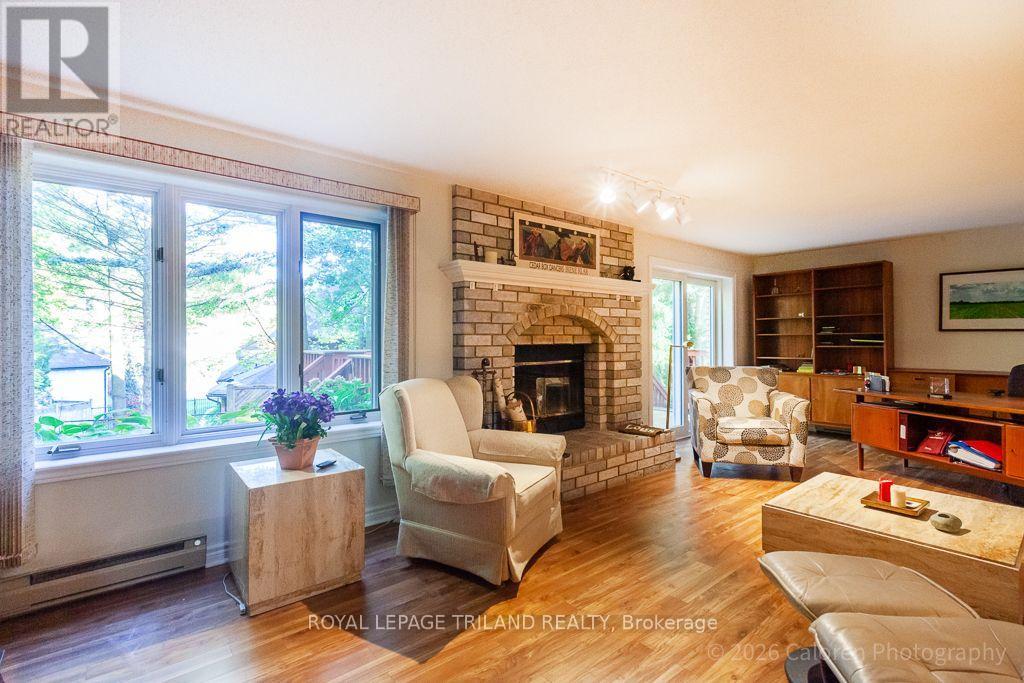 90 CHESTNUT COURT - 33