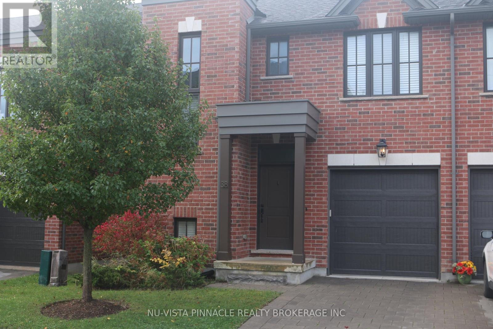 555 Sunningdale Road East