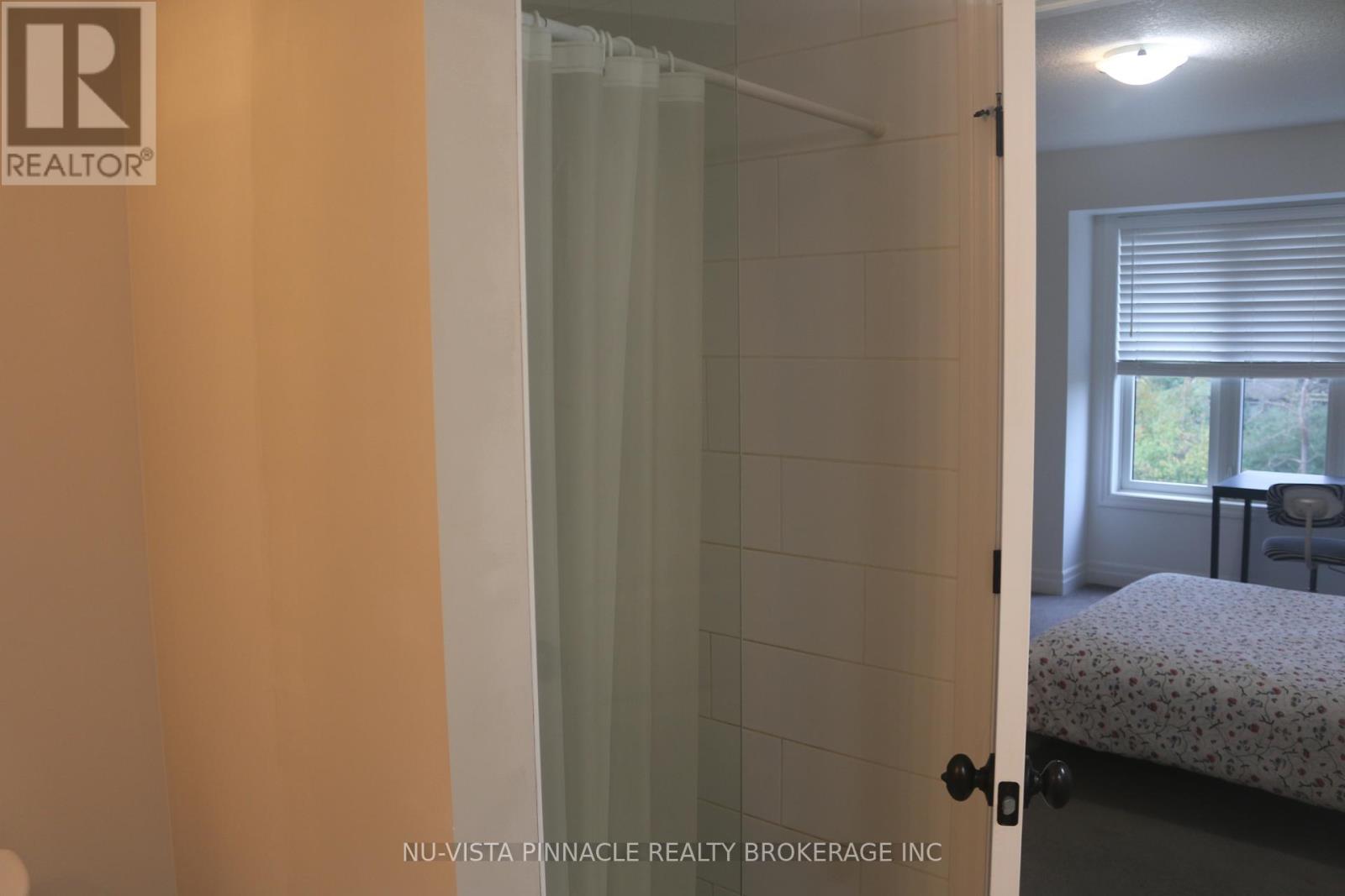 555 Sunningdale Road East — photo 19