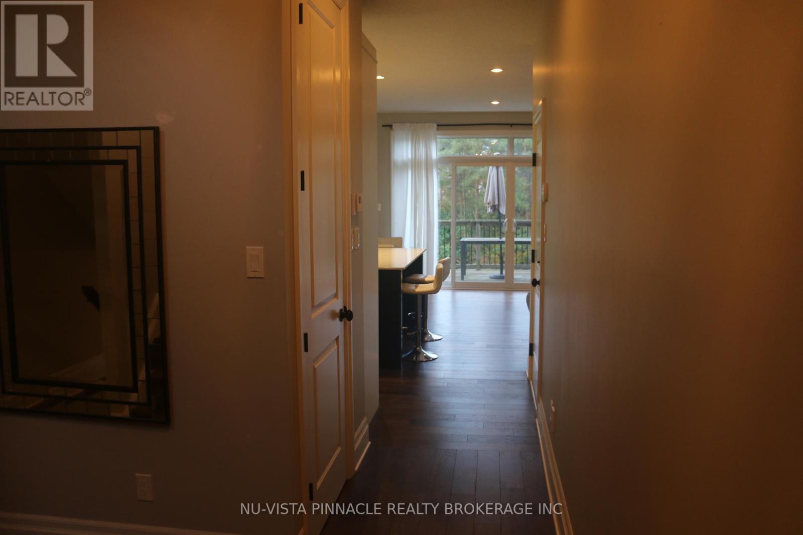 555 Sunningdale Road East — photo 4