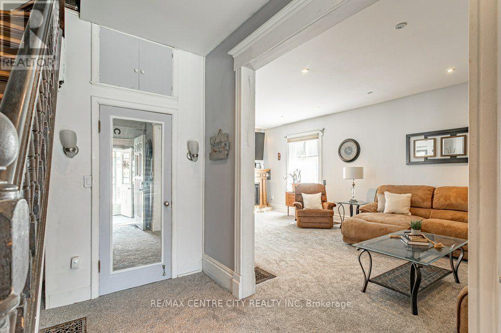 61 ALMA STREET - 6