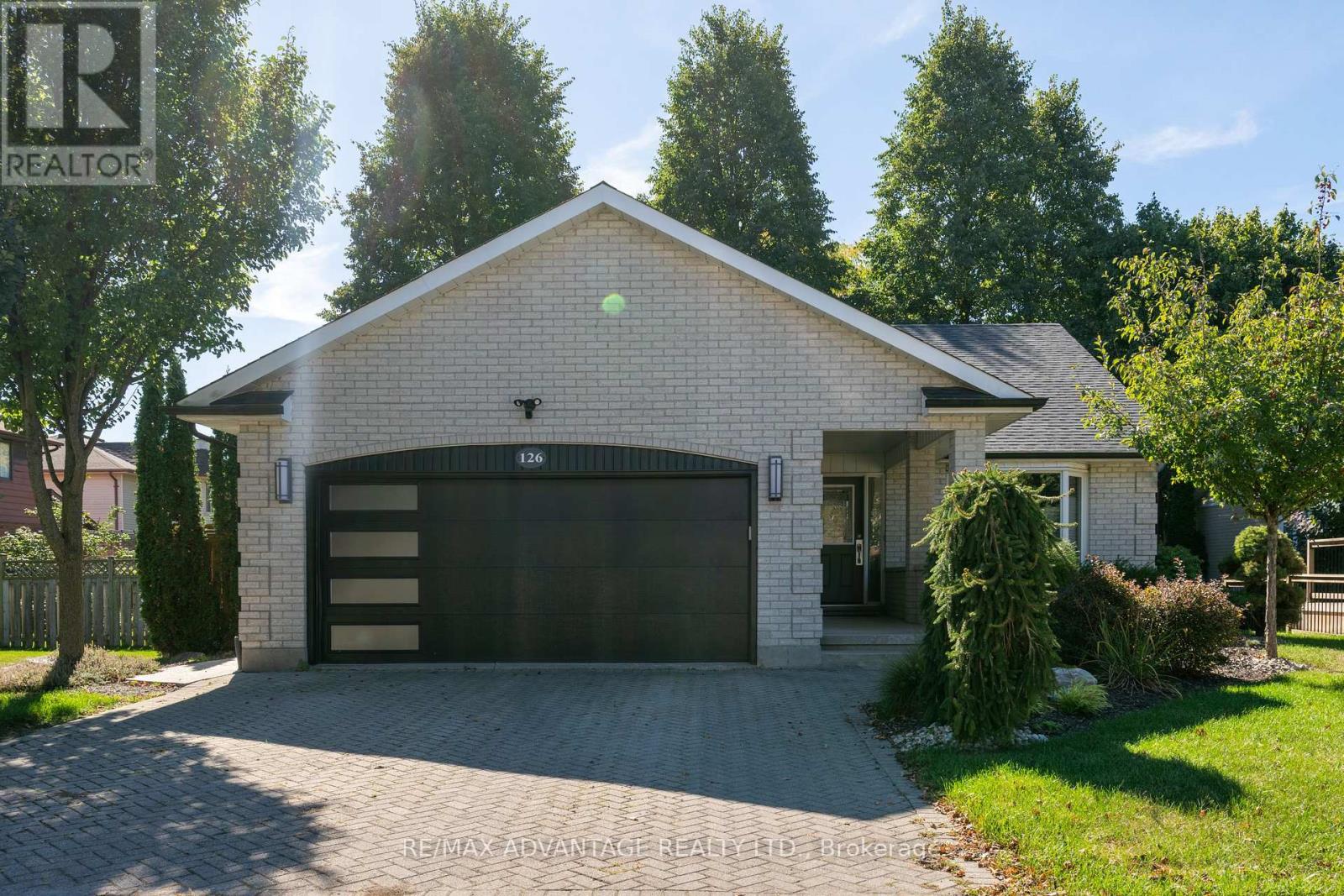 3 bedroom Single Family exterior, 126 Mountainview Crescent, Westmount, London, Ontario