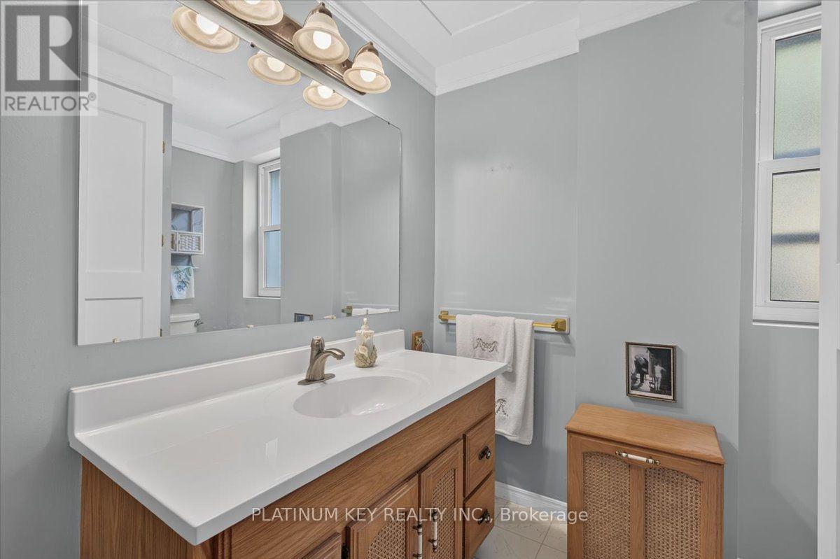 14 Foster Avenue — photo 13