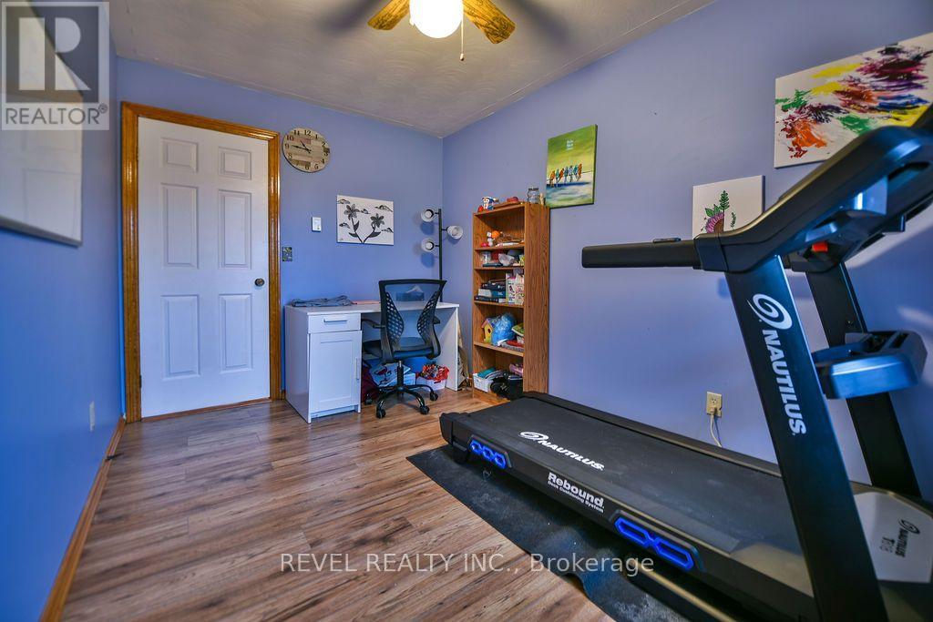 777 AIRPORT ROAD - 32