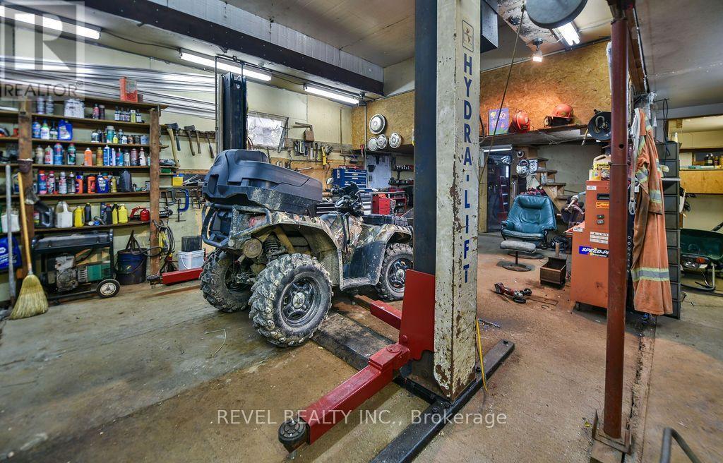 777 AIRPORT ROAD - 45