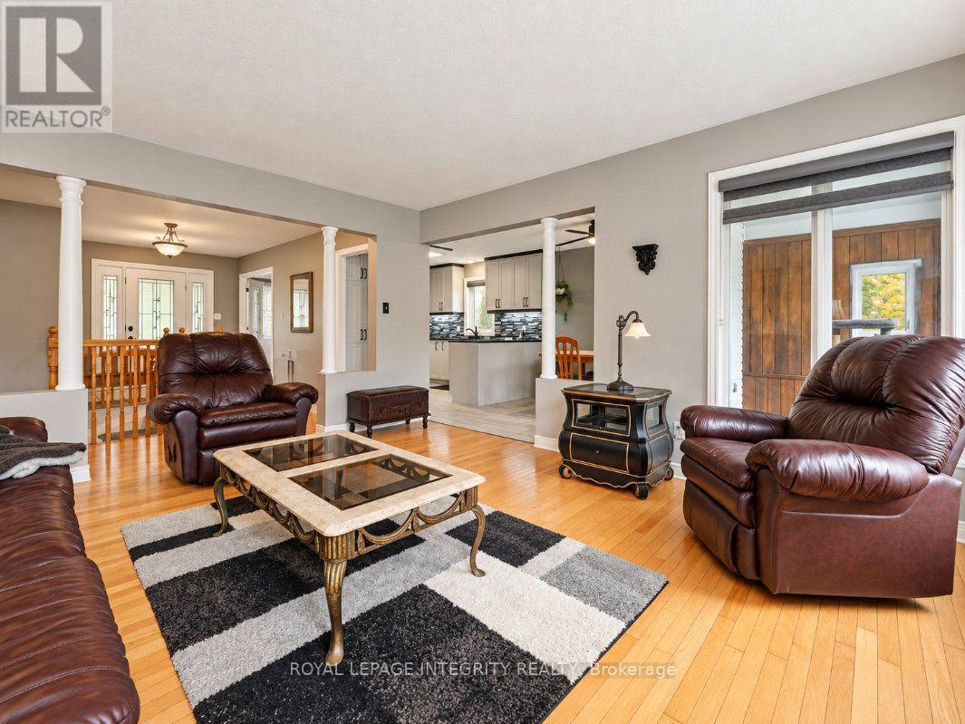 4 MARY HILL CRESCENT - 10