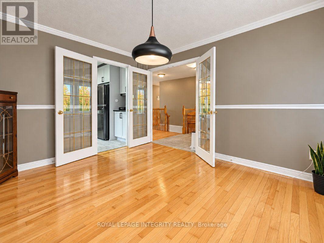 4 MARY HILL CRESCENT - 12